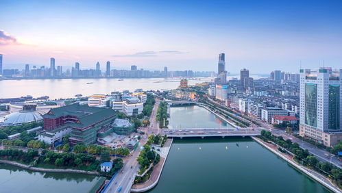 大一學(xué)生屢次建議南昌建設(shè)網(wǎng)紅城市,官方 望精力放在學(xué)習(xí)上